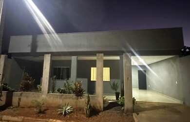 Imagem: A casa em condomínio possui 3 Dormitórios, 3 Banheiros, 4