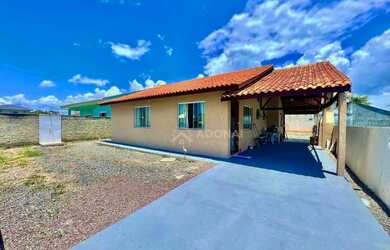 Imagem: A casa possui 3 Dormitórios, 3 Banheiros, 5 Vagas na garagem