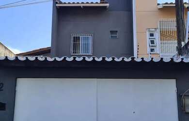 Imagem: A casa possui 2 Dormitórios, 3 Banheiros, 1 Vaga na garagem