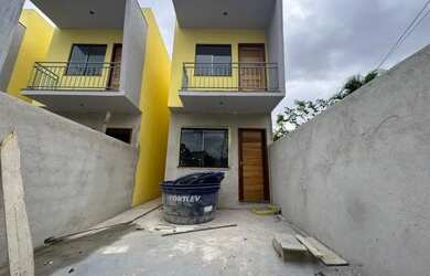 Imagem: A casa possui 1 Dormitório, 2 Banheiros, 1 Vaga na garagem