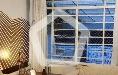 Imagem: A casa possui 3 Dormitórios, 1 Banheiro, 2 Vagas na garagem