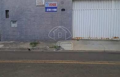 Imagem: A casa possui 2 Dormitórios, 2 Banheiros, 5 Vagas na garagem