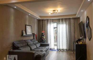 Imagem: A casa possui 3 Dormitórios, 3 Banheiros, 2 Vagas na garagem