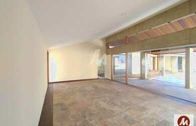 Imagem 7: Casa térrea na rua 6 dormitórios/suite, cozinha planejada