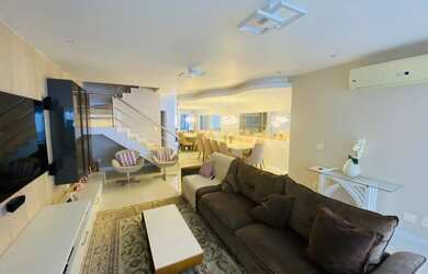 Imagem: A casa em condomínio possui 4 Dormitórios, 3 Banheiros, 3