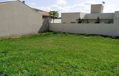 Imagem: O terreno possui 450m² de Área, Imóvel novo e está localizado