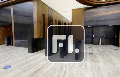 Imagem: O depósito possui 5 Vagas na garagem e 911m² de Área e está