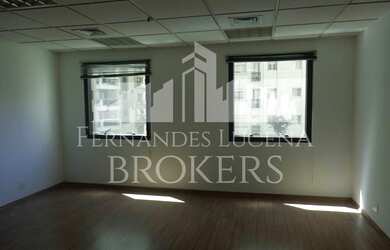 Imagem: O depósito possui 1 Vaga na garagem, 38m² de Área e está