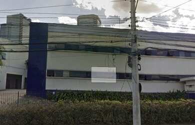 Imagem: O depósito possui 5 Vagas na garagem, 3.300m² de Área e