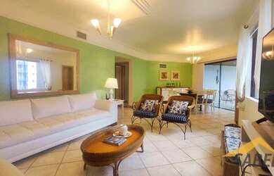 Imagem: O apartamento possui 4 Dormitórios, 1 Banheiro, 2 Vagas na