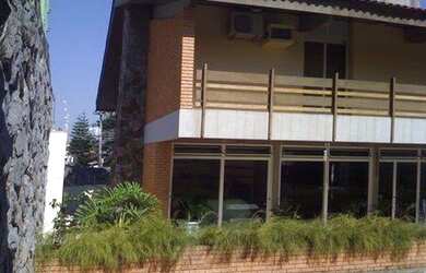 Imagem: O depósito possui 5 Vagas na garagem, 480m² de Área e está