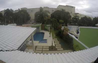 Imagem: A casa possui 5 Dormitórios, 4 Banheiros, 2 Vagas na garagem