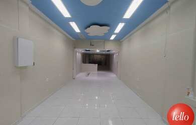 Imagem: O depósito possui 1 Vaga na garagem, 220m² de Área e está