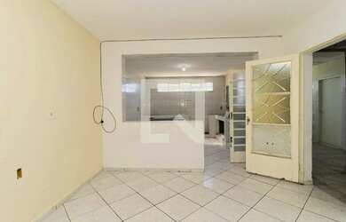 Imagem: A casa possui 2 Dormitórios, 2 Banheiros, 90m² de Área e