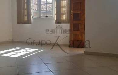 Imagem: A casa em condomínio possui 2 Dormitórios, 2 Banheiros, 2