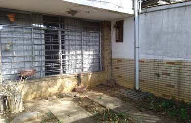 Imagem: A casa possui 3 Dormitórios, 3 Banheiros, 3 Vagas na garagem