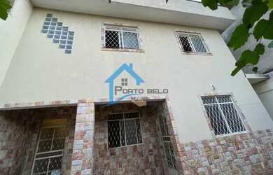 Imagem: A casa possui 2 Dormitórios, 1 Banheiro, 2 Vagas na garagem