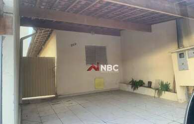 Imagem: A casa em condomínio possui 2 Dormitórios, 1 Banheiro, 2 Vagas