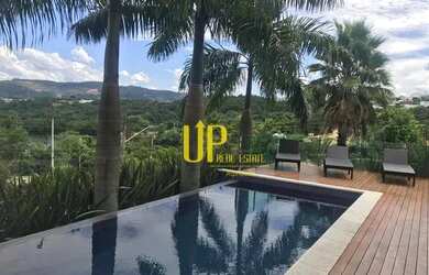 Imagem: A casa em condomínio possui 4 Dormitórios, 5 Banheiros, 5