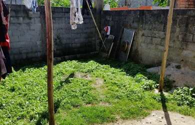 Imagem: A casa possui 4 Dormitórios, 2 Banheiros, 1 Vaga na garagem