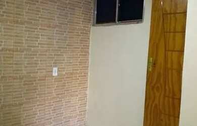 Imagem 2: Aluga-se uma apartamento na Rua Carolina amado 753 iraja