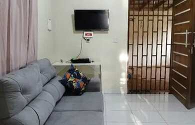 Imagem: A casa possui 2 Dormitórios, 2 Banheiros, 1 Vaga na garagem