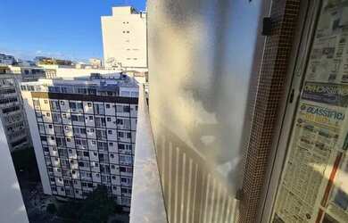 Imagem 2: Apartamento super espaço com varandinha e vista verde