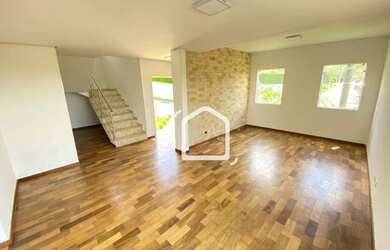 Imagem: A casa em condomínio possui 4 Dormitórios, 4 Banheiros, 2