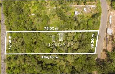 Imagem: O terreno possui 2.472m² de Área e está localizado em Pilarzinho