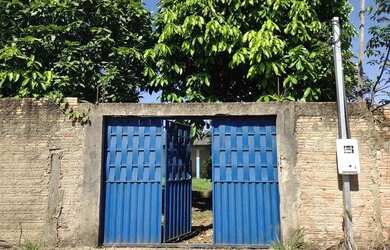 Imagem: A casa possui 2 Dormitórios, 1 Banheiro, 1 Vaga na garagem