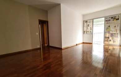 Imagem 11: Apartamento super espaço com varandinha e vista verde