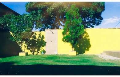 Imagem: A casa possui 1 Dormitório e 5 Vagas na garagem e está localizado