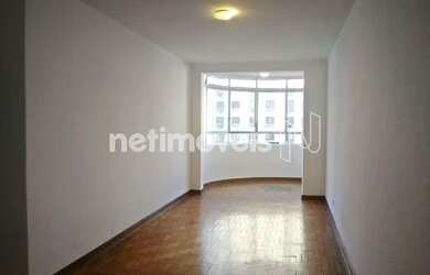 Imagem: O apartamento possui 3 Dormitórios, 1 Banheiro, 1 Vaga na garagem