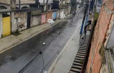Imagem: A casa está localizado em Vila Santa Rosa, Guarujá à venda
