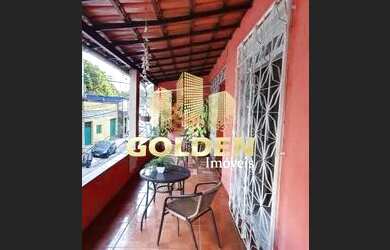 Imagem: A casa possui 2 Dormitórios, 2 Banheiros, 2 Vagas na garagem