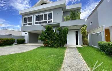 Imagem: A casa possui 5 Dormitórios, 5 Banheiros, 3 Vagas na garagem