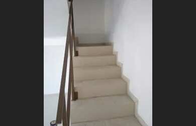 Imagem: A casa possui 2 Dormitórios, 2 Banheiros, 1 Vaga na garagem