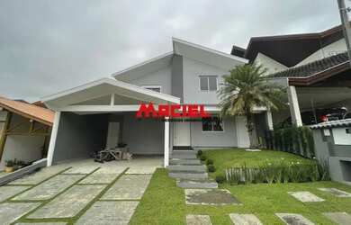 Imagem: A casa em condomínio possui 3 Dormitórios, 5 Banheiros, 2