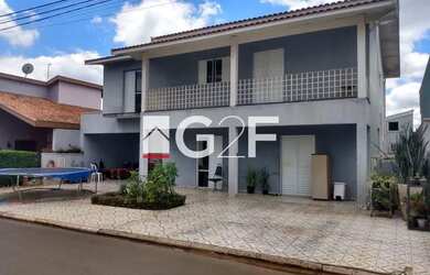 Imagem: A casa em condomínio à venda possui 4 Dormitórios, 5 Banheiros