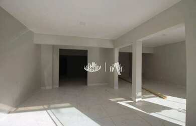 Imagem: O depósito possui 1 Vaga na garagem, 100m² de Área e está