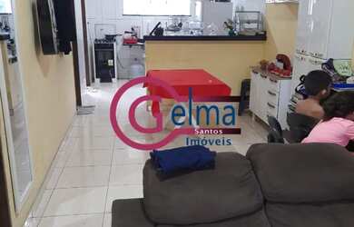 Imagem: A casa possui 2 Dormitórios, 1 Banheiro, 1 Vaga na garagem