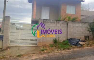 Imagem: A casa possui 2 Dormitórios, 1 Banheiro, 1 Vaga na garagem