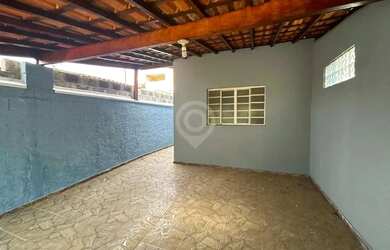 Imagem 4: Casa de rua : / Residencial / Jardim Palladino