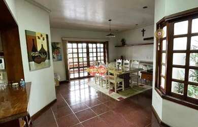 Imagem: O depósito possui 4 Vagas na garagem, 344m² de Área e está