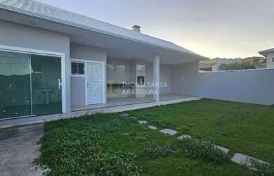 Imagem: A casa possui 3 Dormitórios, 3 Banheiros, 2 Vagas na garagem