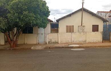 Imagem: O terreno possui 1-0m² de Área e está localizado em Platina