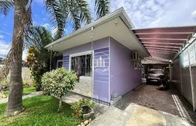 Imagem: A casa possui 3 Dormitórios, 4 Banheiros, 2 Vagas na garagem