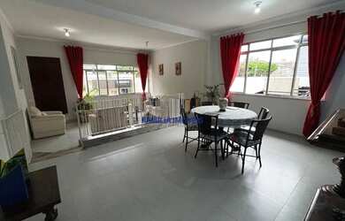 Imagem: A casa possui 3 Dormitórios, 3 Banheiros, 1 Vaga na garagem