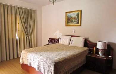 Imagem 12: Sobrado Espaçoso com Piscina em Terreno Privilegiado