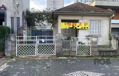 Imagem: A casa à venda possui 3 Dormitórios, 2 Banheiros e 560m²